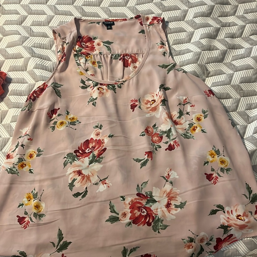 Torrid tank top. Floral pattern, size 3